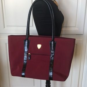 Blaine Trump Huge Shoulder Bag In Deep Red